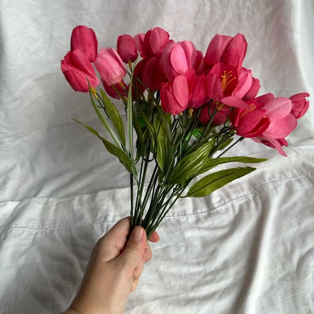 NWT Artificial Pink Tulip Bouquet set - Lifelike Floral Arrangement
